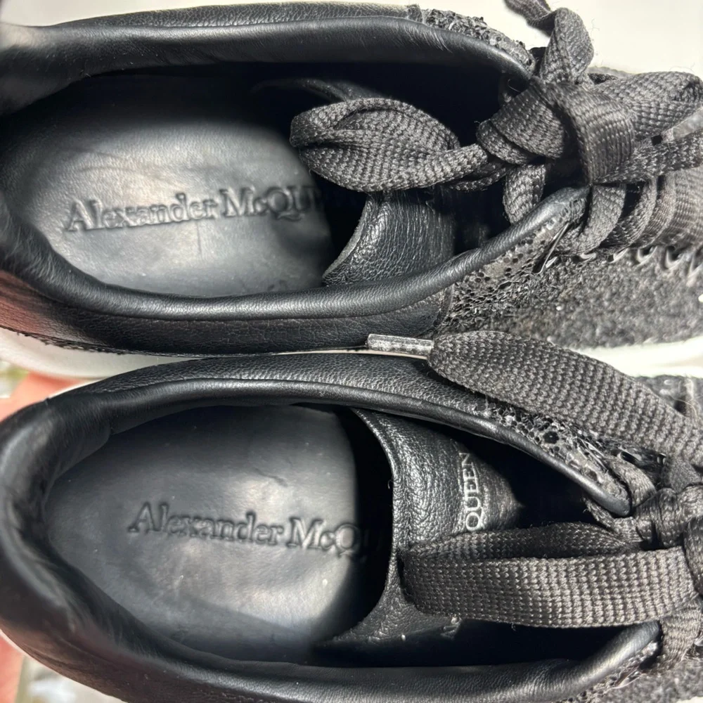 Alexander McQueen Oversized sneakers in a black glitter finish white sole sz 38 - Picture 7 of 11